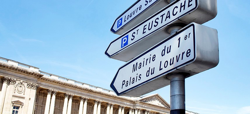 international street signs in paris